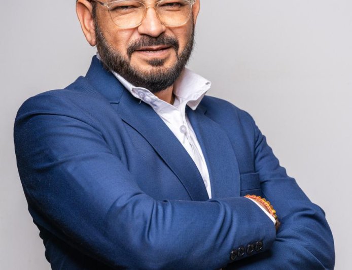 From Radio Waves to Reels: How Paran Thakur Built a Voice Coaching Venture Rooted in Real Experience