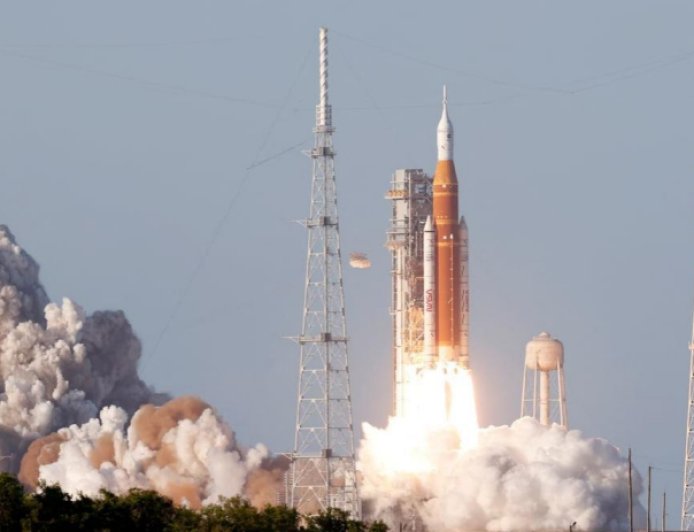 NASA’s Artemis II Executes Key Lunar Burn, Sending Astronauts Toward Moon