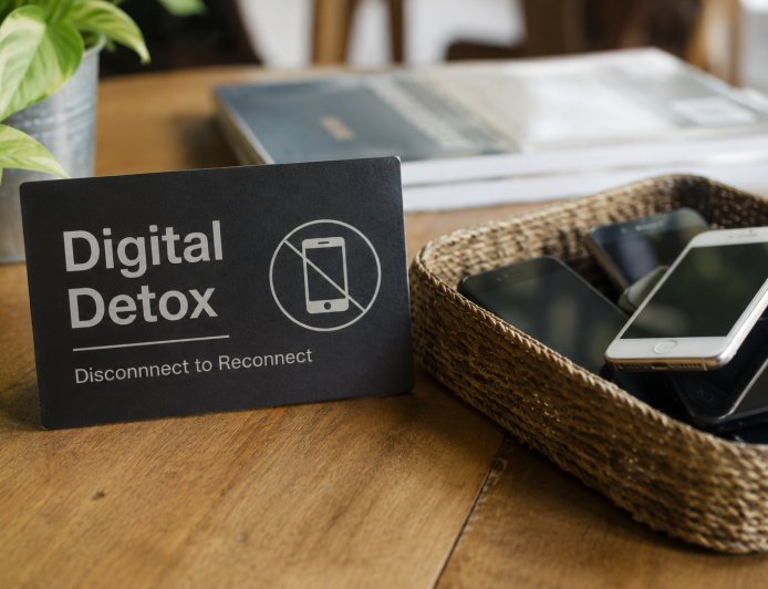 Digital Detox in India 2026: Why Young Indians Are Choosing Offline Life